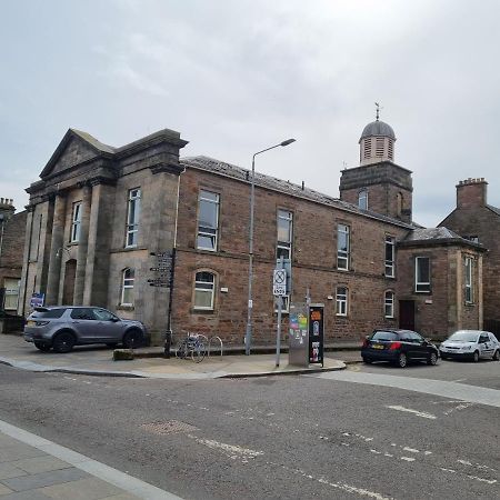 Stunning Spacious Apartment On River Ness Inverness Dış mekan fotoğraf