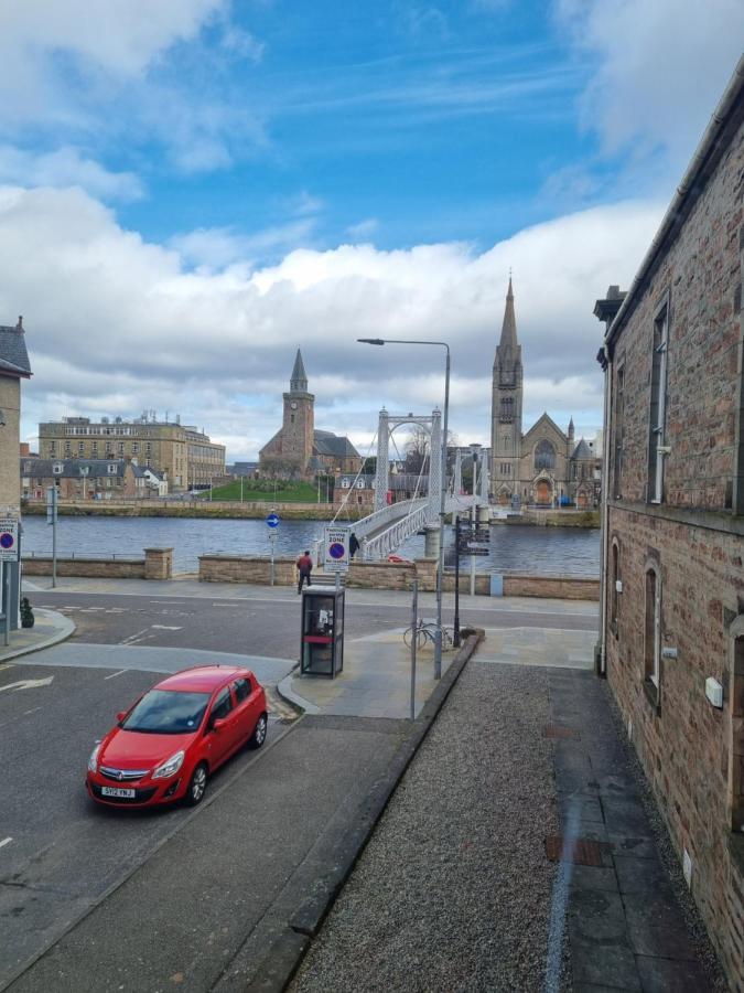 Stunning Spacious Apartment On River Ness Inverness Dış mekan fotoğraf